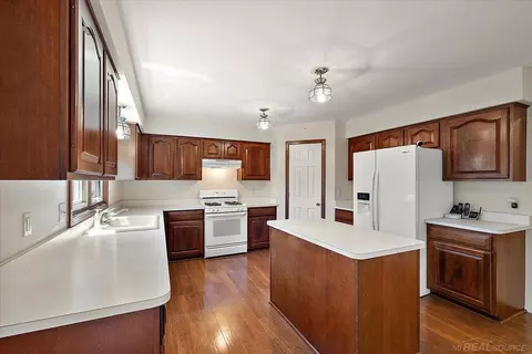 Kitchen - 17836 Nick, Macomb, MI 48044 photo 4 of 7