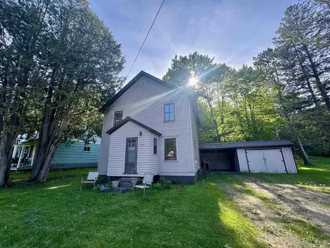 765 W Ice Lk, Iron River, MI 49935