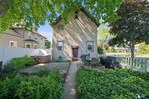 Exterior - 303 E 6th, Monroe, MI 48161 photo 6 of 10