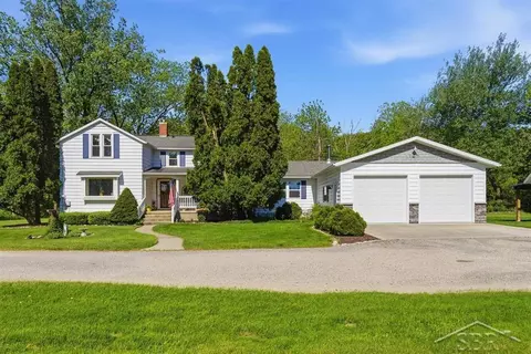 2775 E Siebert, Midland, MI 48642