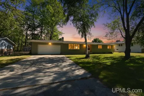 5737 S Oak Park 175, Wells, MI 49894