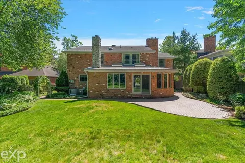 Exterior - 100 Moran, Grosse Pointe Farms, MI 48236 photo 9 of 11