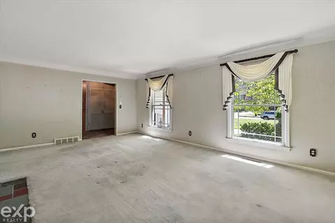 Living - 100 Moran, Grosse Pointe Farms, MI 48236 photo 1 of 6