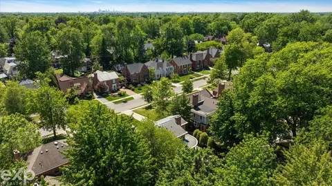 View/Area - 100 Moran, Grosse Pointe Farms, MI 48236 photo 4 of 8