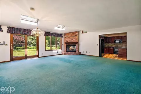 Living - 100 Moran, Grosse Pointe Farms, MI 48236 photo 4 of 6