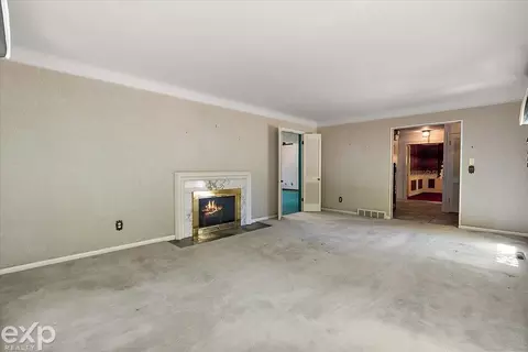 Living - 100 Moran, Grosse Pointe Farms, MI 48236 photo 3 of 6