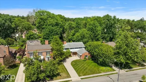 View/Area - 100 Moran, Grosse Pointe Farms, MI 48236 photo 1 of 8