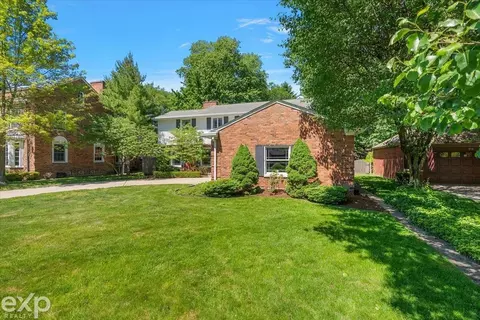 Exterior - 100 Moran, Grosse Pointe Farms, MI 48236 photo 5 of 11