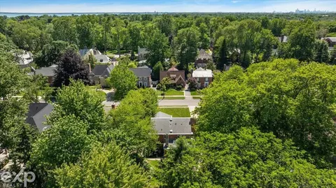 View/Area - 100 Moran, Grosse Pointe Farms, MI 48236 photo 5 of 8