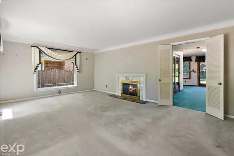 Living - 100 Moran, Grosse Pointe Farms, MI 48236 photo 2 of 6