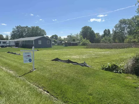 23100 Jamison, Macomb, MI 48042 photo 4