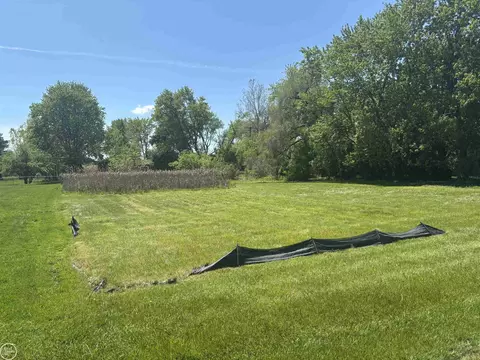 23100 Jamison, Macomb, MI 48042 photo 2