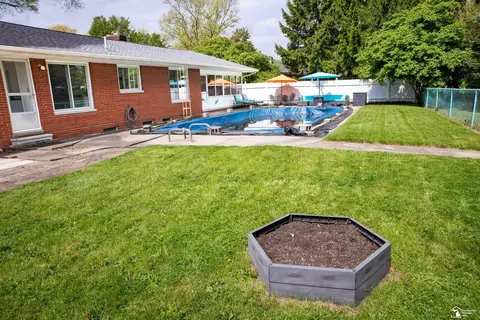 Exterior - 4666 E Dunbar Rd, Monroe, MI 48161 photo 9 of 10