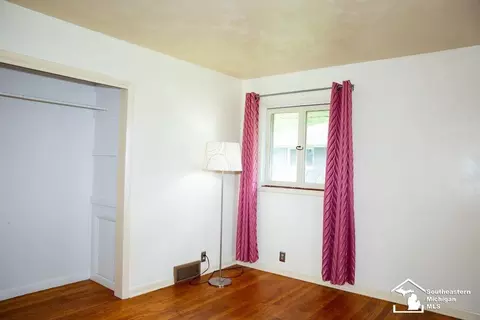 Bedroom - 4666 E Dunbar Rd, Monroe, MI 48161 photo 4 of 6