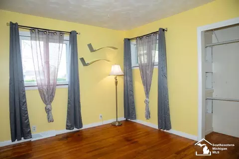 Bedroom - 4666 E Dunbar Rd, Monroe, MI 48161 photo 5 of 6
