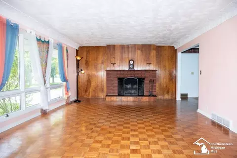 Living - 4666 E Dunbar Rd, Monroe, MI 48161 photo 2 of 5
