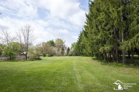 Exterior - 4666 E Dunbar Rd, Monroe, MI 48161 photo 3 of 10