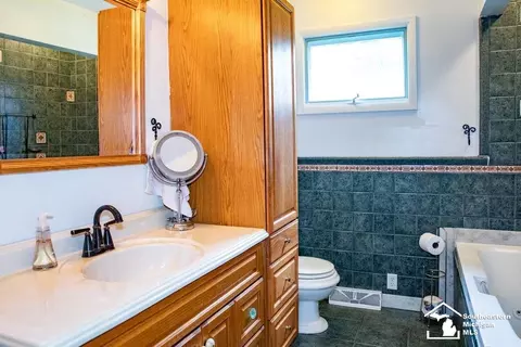 Bath - 4666 E Dunbar Rd, Monroe, MI 48161 photo 1 of 3