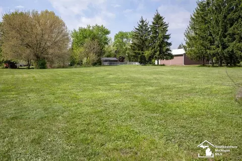 Exterior - 4666 E Dunbar Rd, Monroe, MI 48161 photo 4 of 10