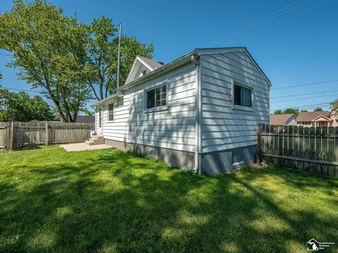Exterior - 8237 Lewis, Temperance, MI 48182 photo 6 of 10