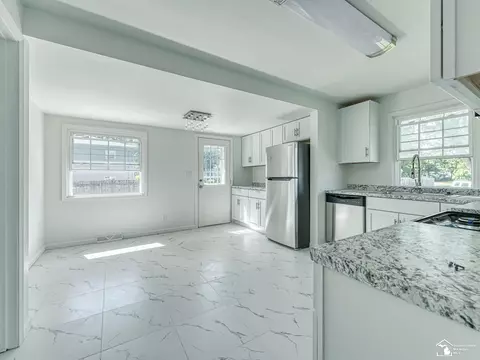 Kitchen - 8237 Lewis, Temperance, MI 48182 photo 3 of 4