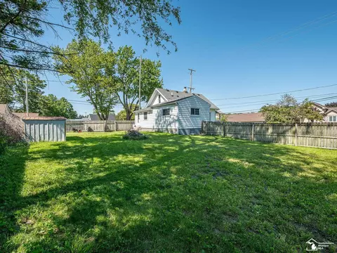 Exterior - 8237 Lewis, Temperance, MI 48182 photo 3 of 10