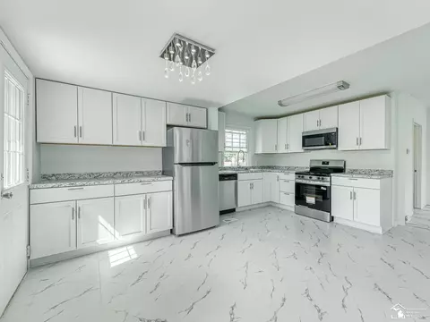 Kitchen - 8237 Lewis, Temperance, MI 48182 photo 2 of 4