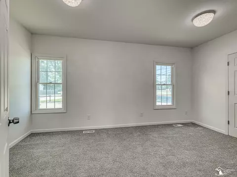 Bedroom - 8237 Lewis, Temperance, MI 48182 photo 3 of 4