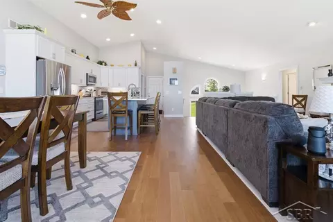 Entry Way - 4984 Dunbar, Gladwin, MI 48624 photo 4 of 4