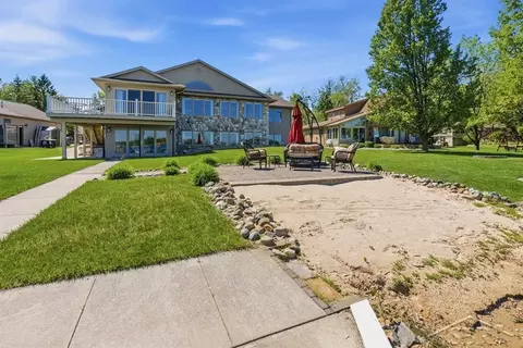 Exterior - 4984 Dunbar, Gladwin, MI 48624 photo 8 of 9