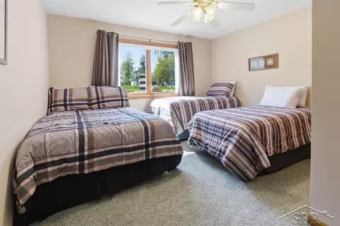 Bedroom - 4984 Dunbar, Gladwin, MI 48624 photo 8 of 9