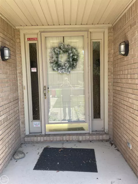 Entry Way - 23945 Settlers, Macomb, MI 48042 photo 1 of 5