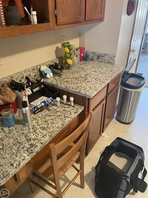 Kitchen - 23945 Settlers, Macomb, MI 48042 photo 3 of 4