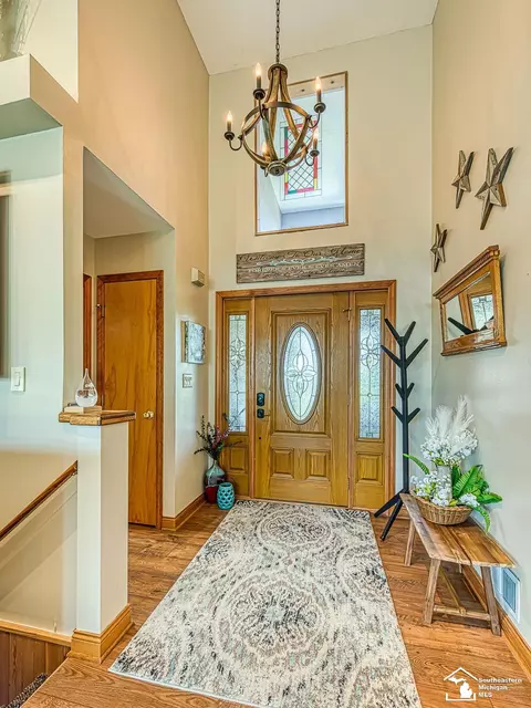 Entry Way - 8910 Baldwin, Monroe, MI 48162 photo 3 of 3