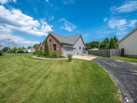 Exterior - 8910 Baldwin, Monroe, MI 48162 photo 4 of 13