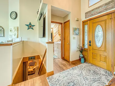 Entry Way - 8910 Baldwin, Monroe, MI 48162 photo 2 of 3