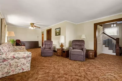 Living - 17985 Dice, Hemlock, MI 48626 photo 1 of 2