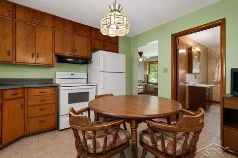 Kitchen - 17985 Dice, Hemlock, MI 48626 photo 2 of 2