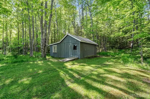 Exterior - 19422 Mayo, L'anse, MI 49946 photo 20 of 23