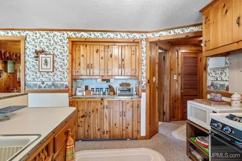 Kitchen - 19422 Mayo, L'anse, MI 49946 photo 5 of 6