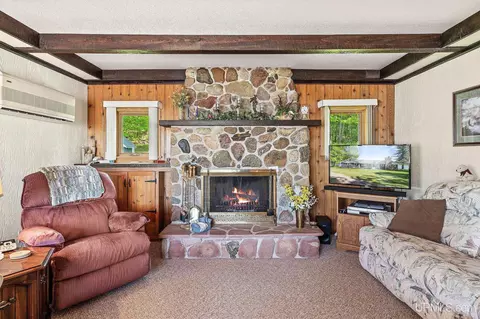 Living - 19422 Mayo, L'anse, MI 49946 photo 3 of 4