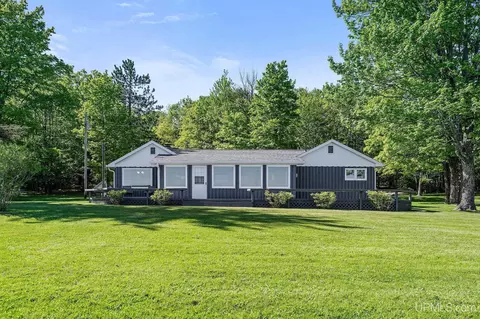 Exterior - 19422 Mayo, L'anse, MI 49946 photo 8 of 23