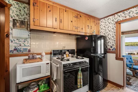 Kitchen - 19422 Mayo, L'anse, MI 49946 photo 3 of 6