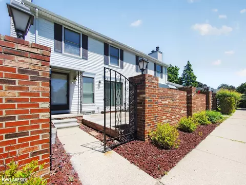 38951 E Golfview, Clinton Township, MI 48038