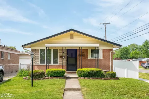 19655 Opal, Clinton Township, MI 48035