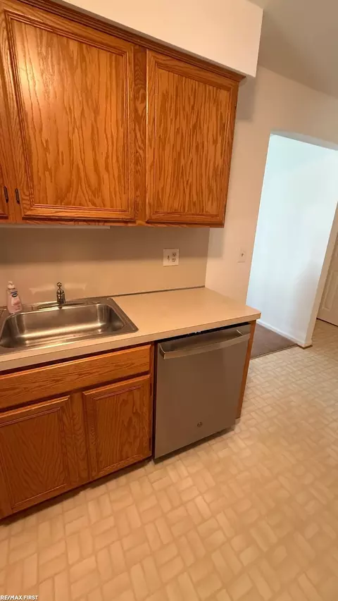 37515 Stonegate, Clinton Township, MI 48036