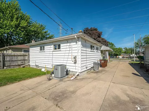 Exterior - 1263 Maple, Monroe, MI 48162 photo 2 of 4