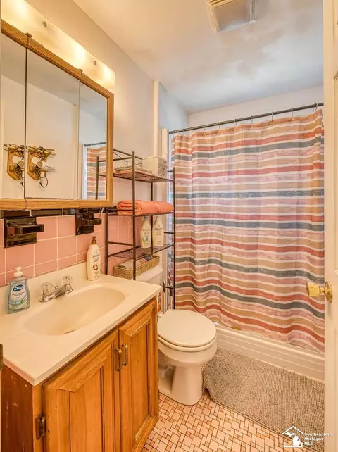 Bath - 1263 Maple, Monroe, MI 48162 photo 2 of 2
