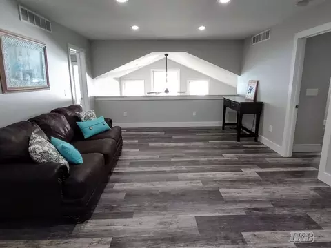 Living - 4765 Lancelot, Gladwin, MI 48624 photo 6 of 9