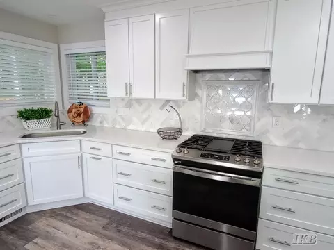 Kitchen - 4765 Lancelot, Gladwin, MI 48624 photo 5 of 6